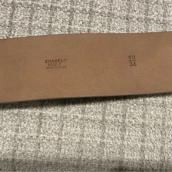 CHANEL Signature Leather Belt - Picture 3 of 9